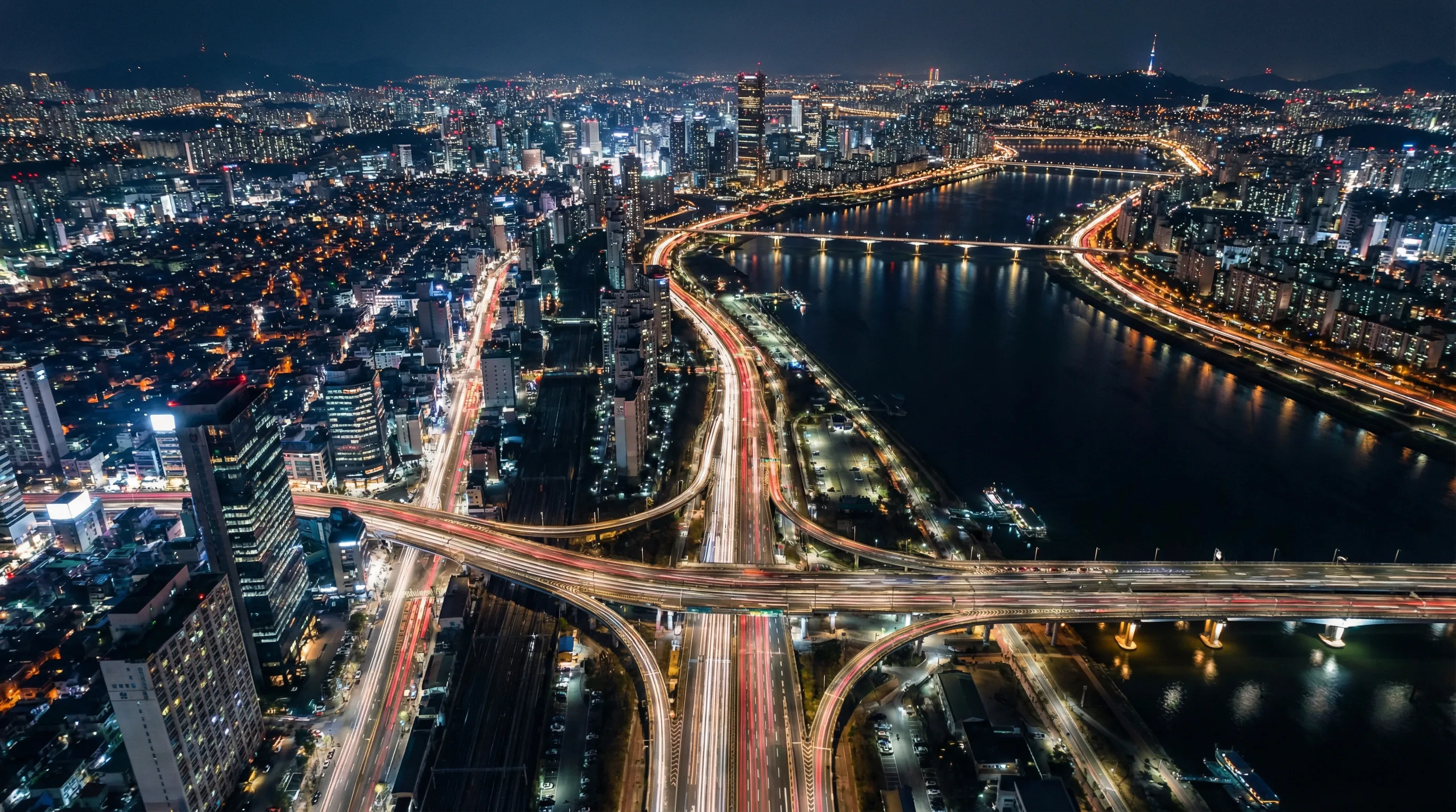 小蓝视频热门视频 - 城市夜景航拍